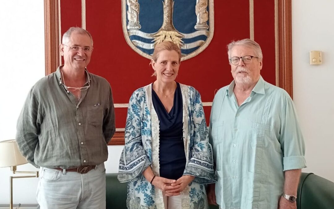 Judit junto a Antonio Arcas y Antonio Ramos en la Universidad de Cádiz